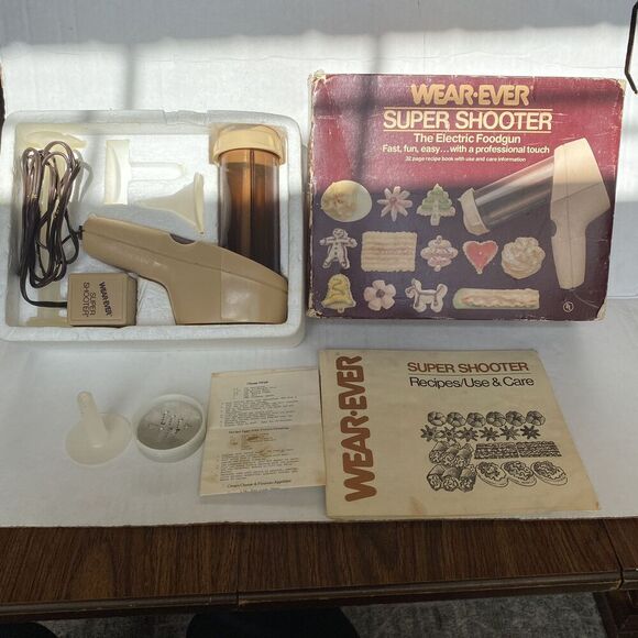 VTG WearEver Super Shooter Electric Cookie Pastry Press Gun #70123 Manual Recipe - Picture 1 of 9
